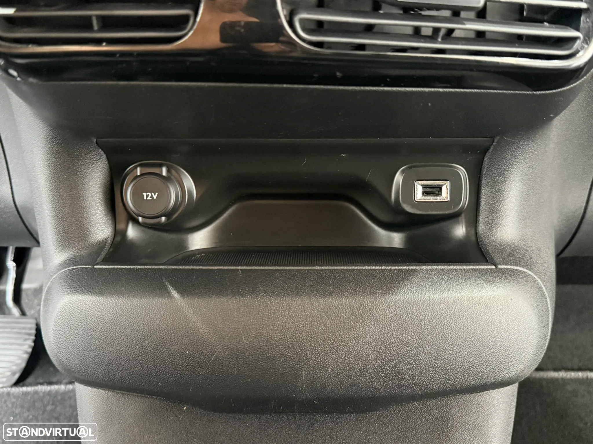 Citroën C4 Cactus 1.2 PureTech Shine - 29