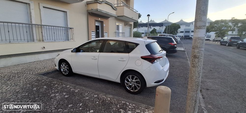 Toyota Auris - 13