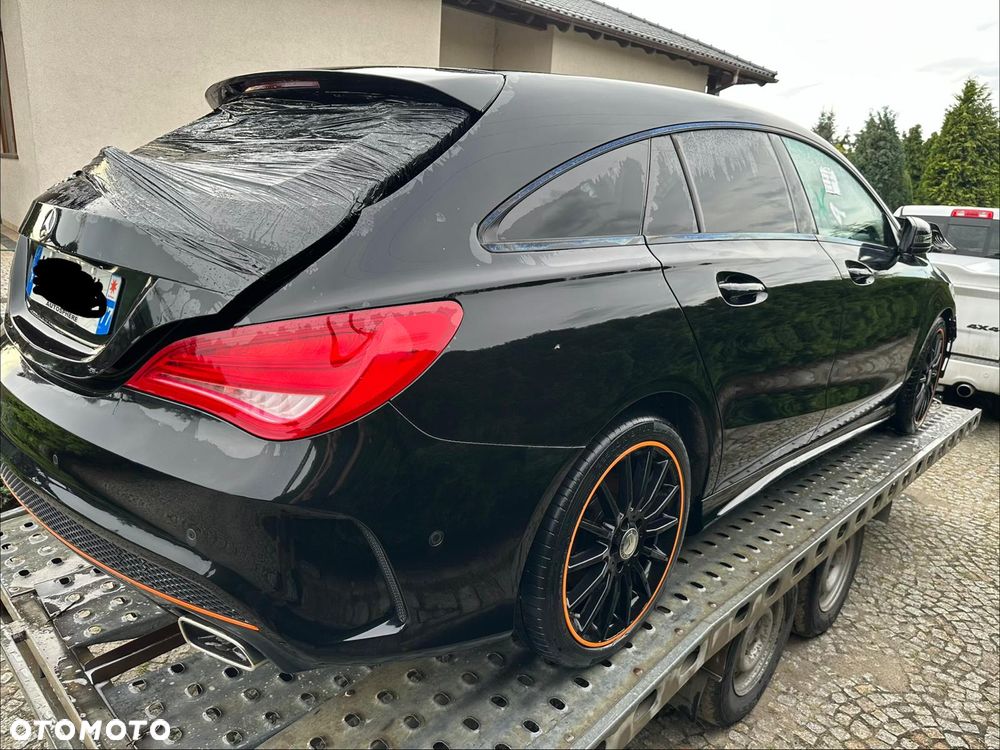Mercedes-Benz CLA 200 7G-DCT Orange Art Edition - 2