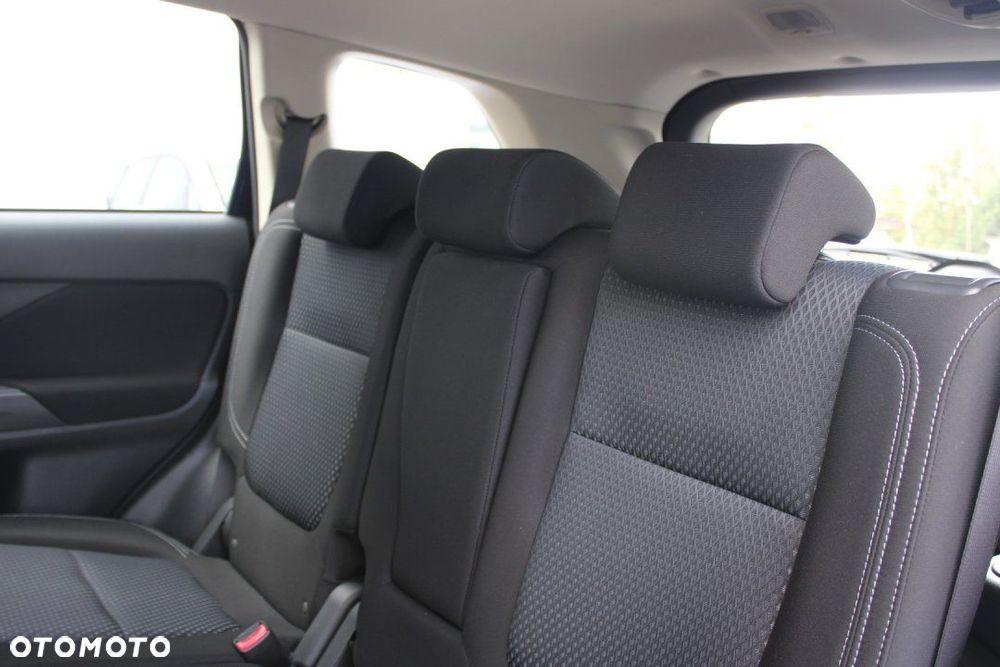 Mitsubishi Outlander - 19