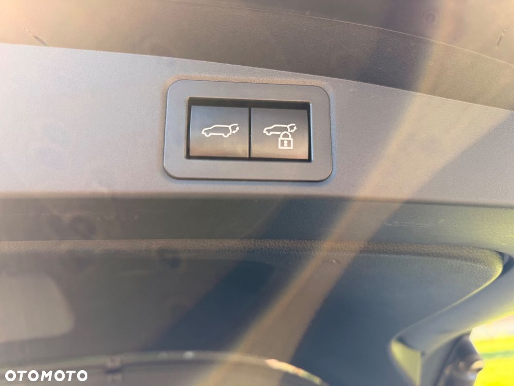 Toyota Corolla 1.8 Hybrid Executive - 31