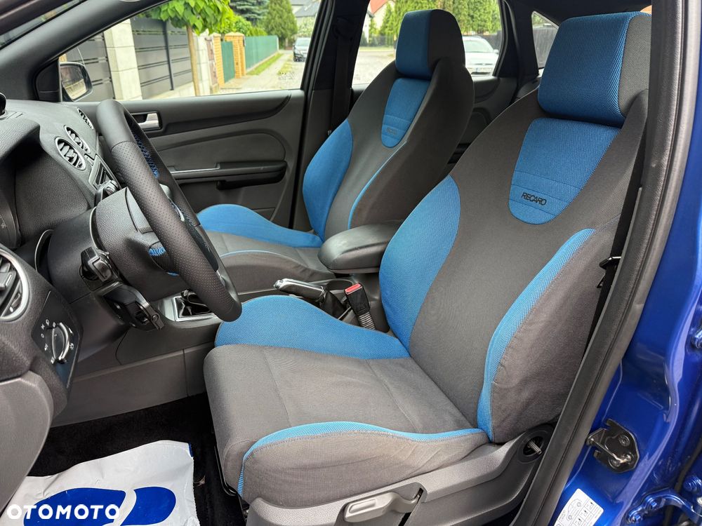 Ford Focus 2.5 ST - 21