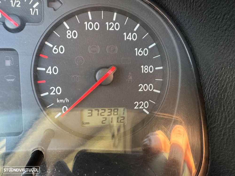 VW Golf 1.9 TDi Highline - 10