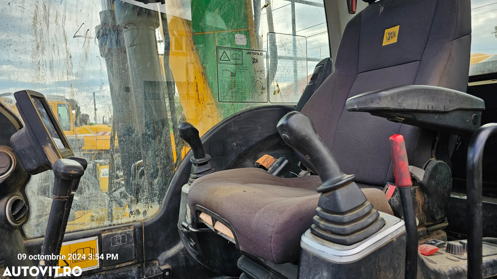 JCB JS 131 Excavator pe senile - 4
