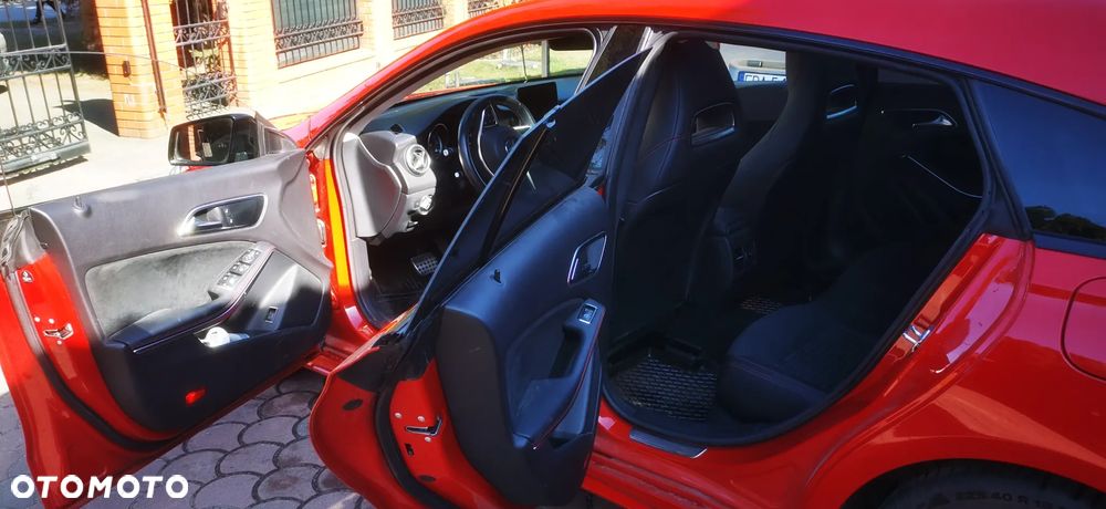 Mercedes-Benz CLA 220 4-Matic - 15