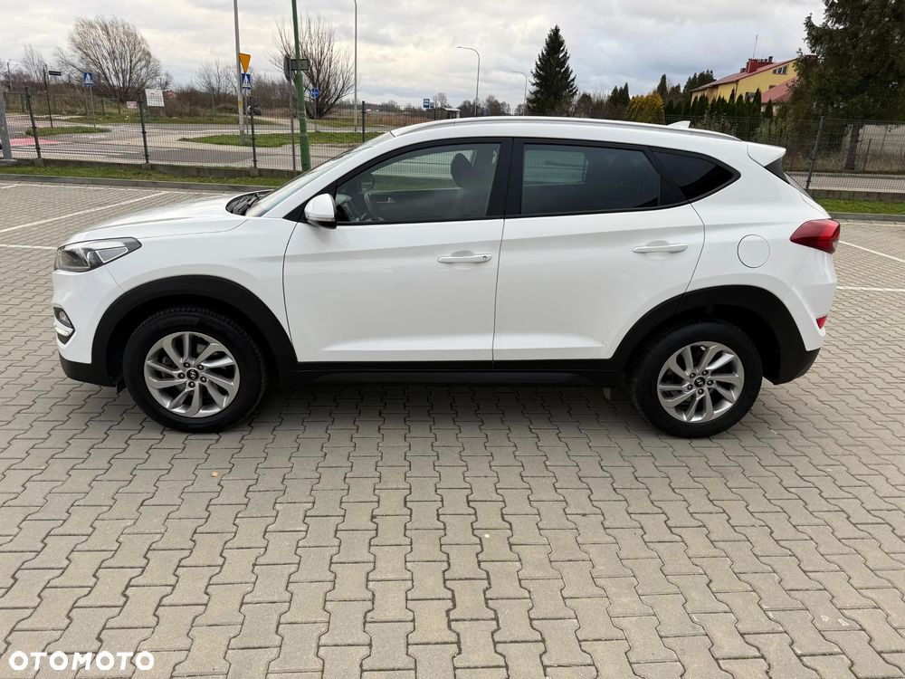 Hyundai Tucson 1.7 CRDI BlueDrive Style 2WD - 9