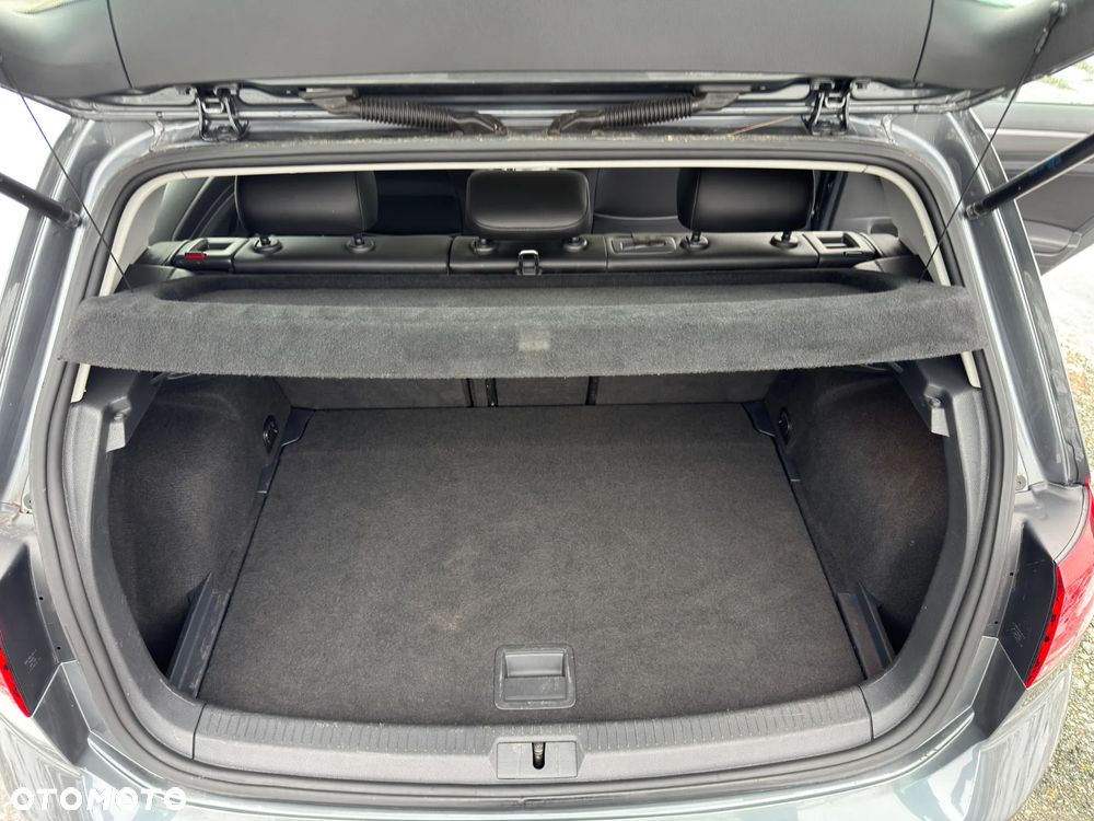 Volkswagen Golf - 14