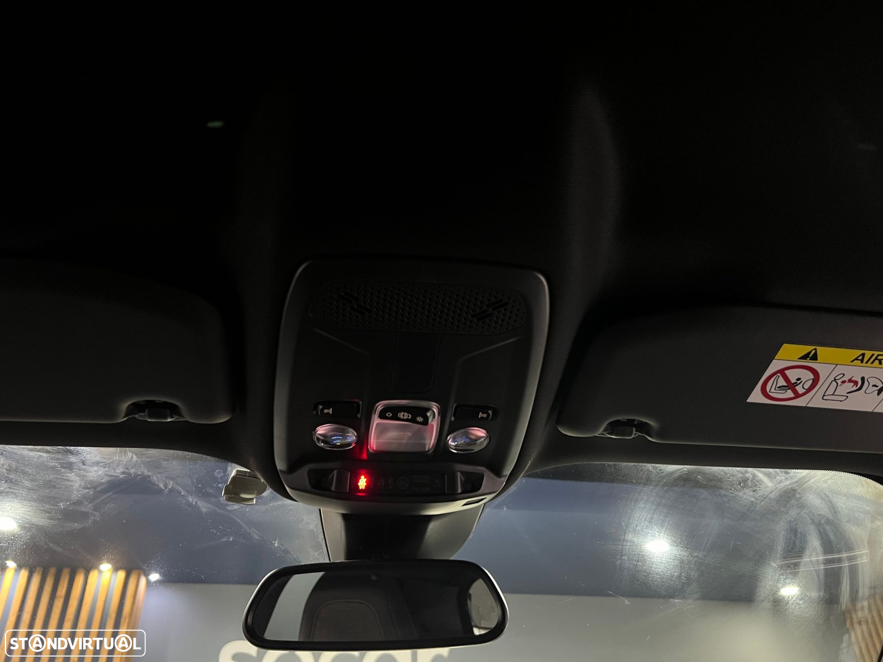Peugeot 2008 1.2 PureTech Allure Pack EAT8 - 31