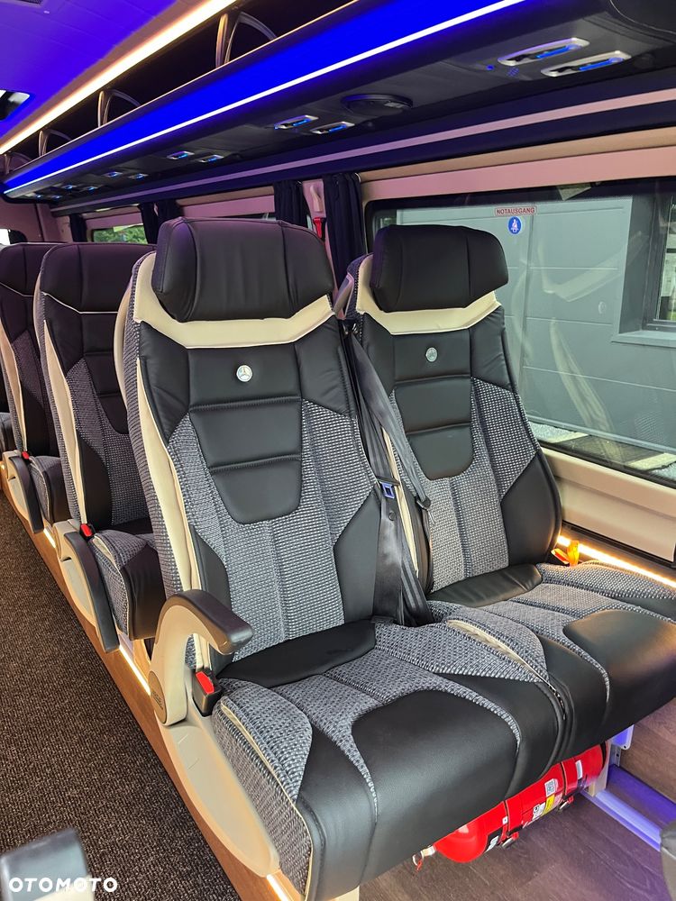Mercedes-Benz Sprinter 519 - 17