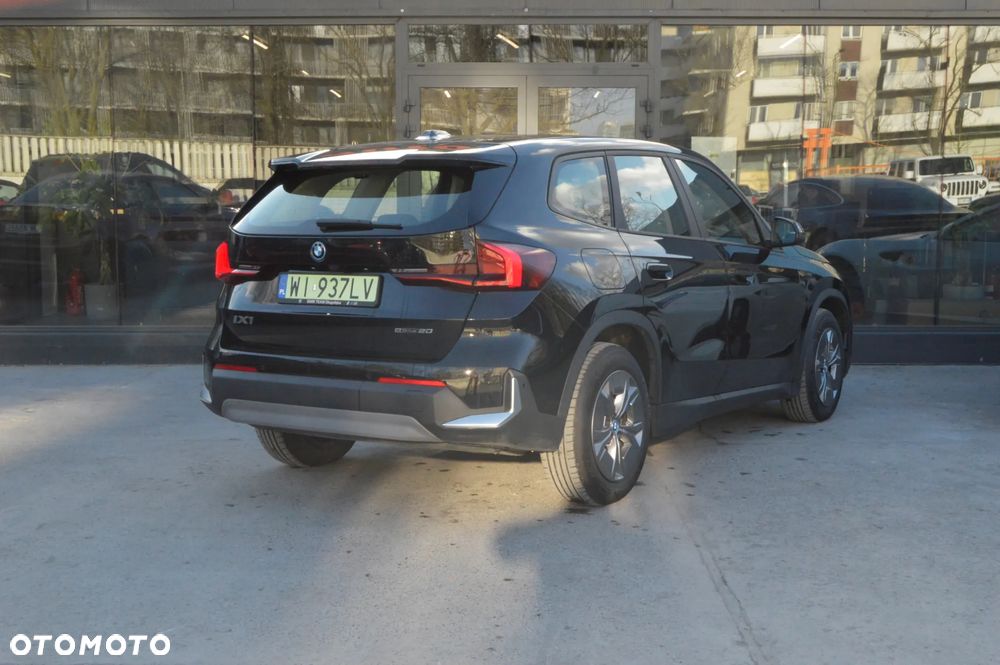 BMW iX1 - 3