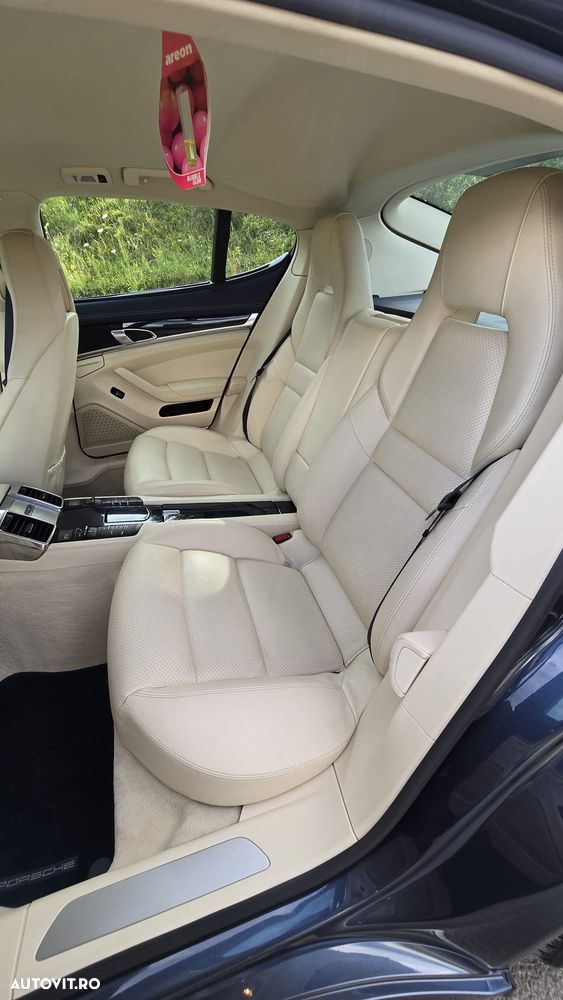 Porsche Panamera - 13