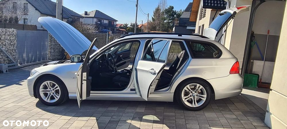 BMW Seria 3 320d DPF Touring - 5