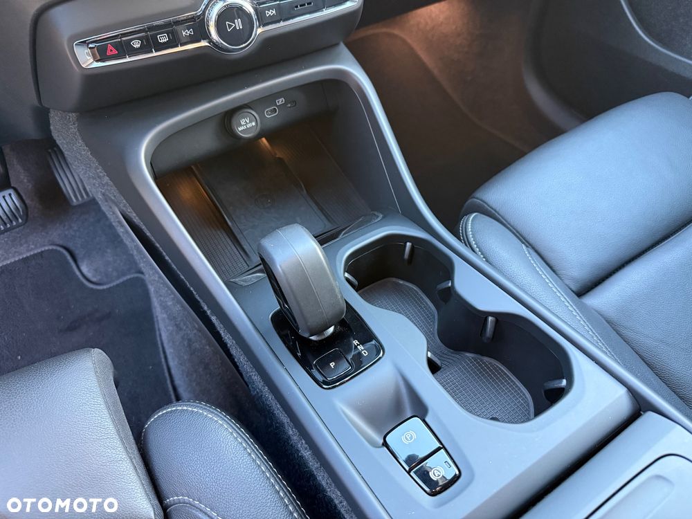 Volvo XC 40 B3 Core - 29