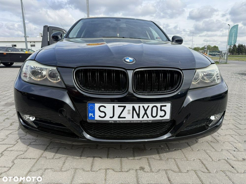 BMW Seria 3 318i Edition Exclusive - 17