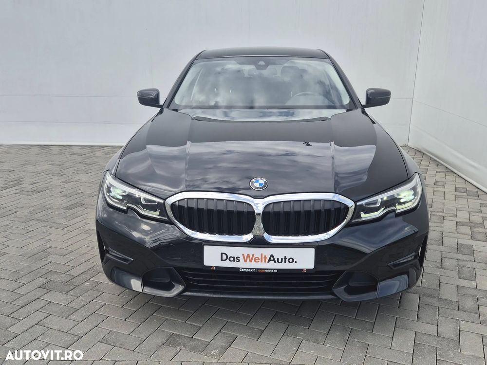 BMW Seria 3 330d xDrive AT MHEV - 8