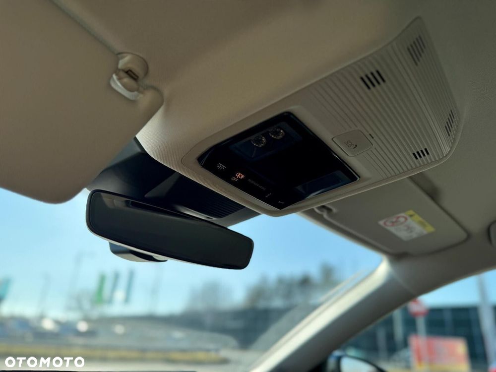 Volkswagen T-Roc - 26