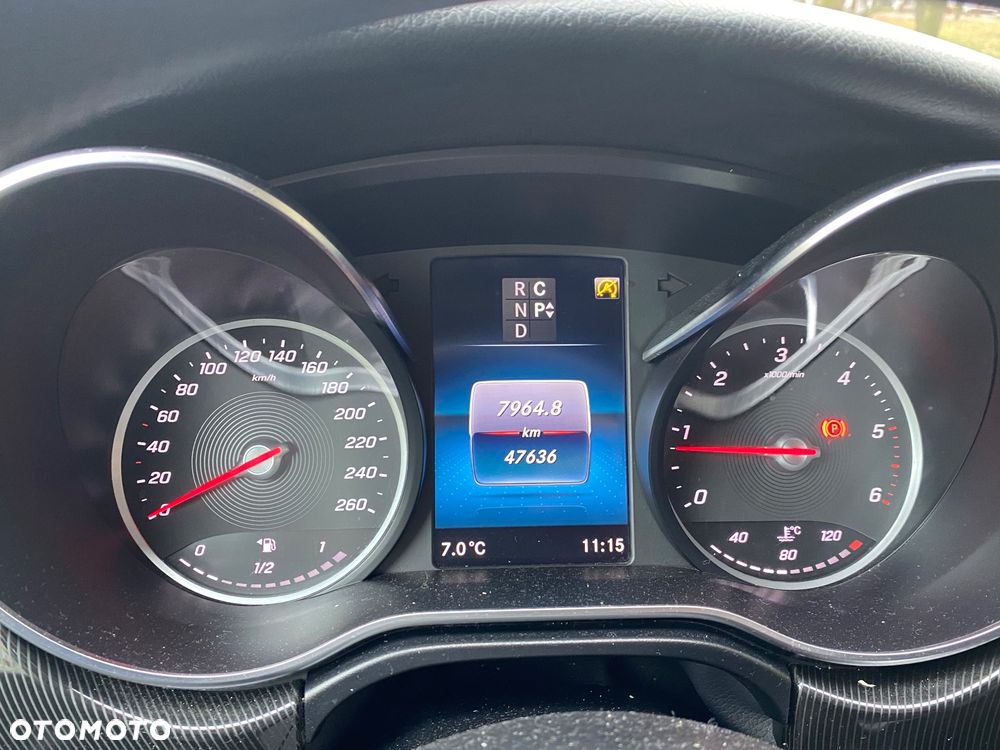 Mercedes-Benz Klasa V 220 d kompakt 9G-TRONIC Edition 2020 - 8