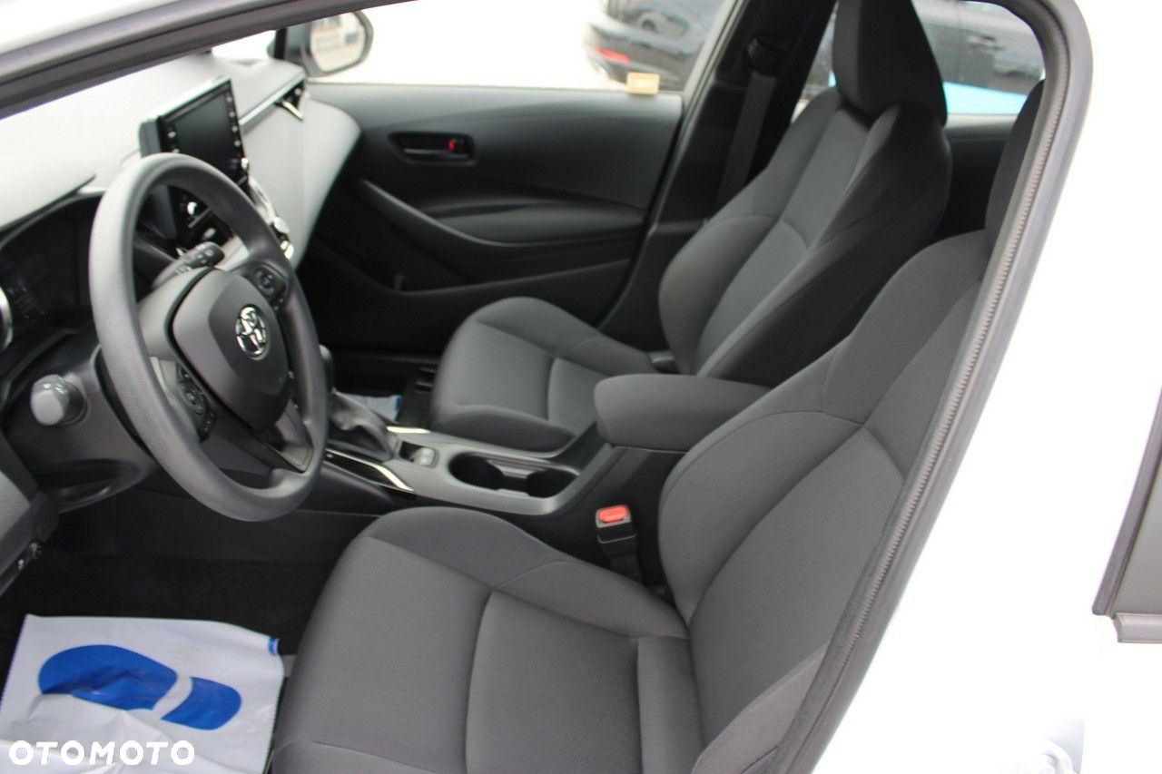 Toyota Corolla - 13
