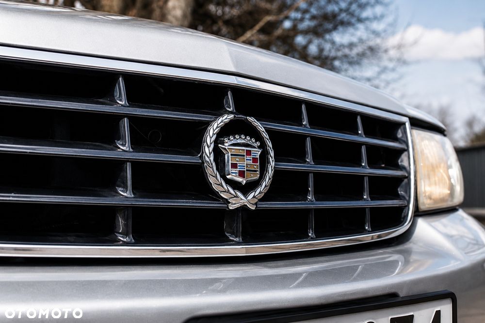 Cadillac STS - 1