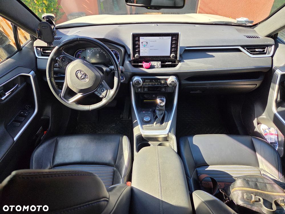 Toyota RAV4 - 11