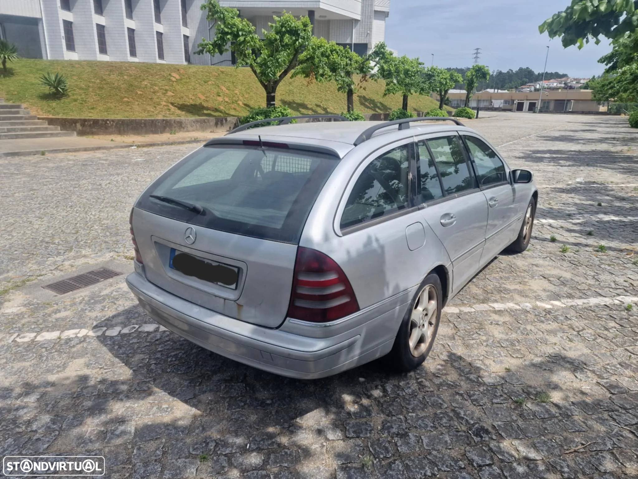 Mercedes-Benz 220 - 4