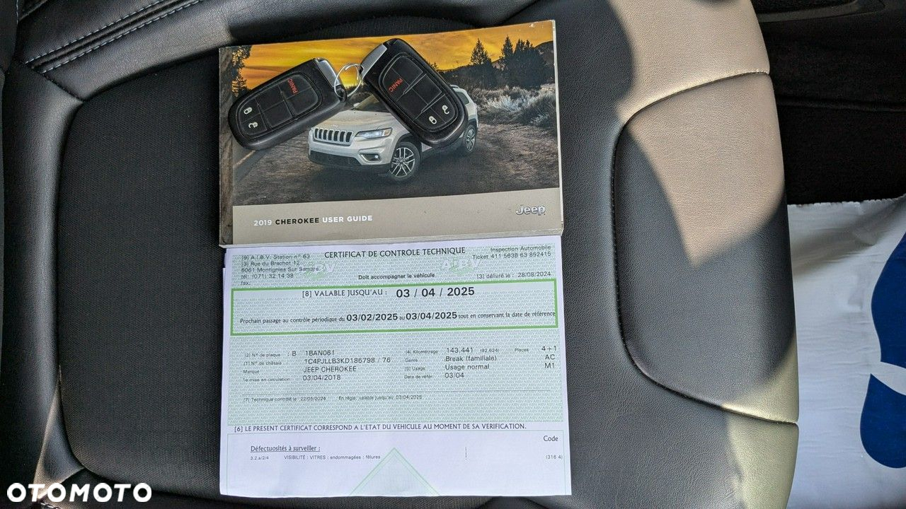 Jeep Cherokee - 21