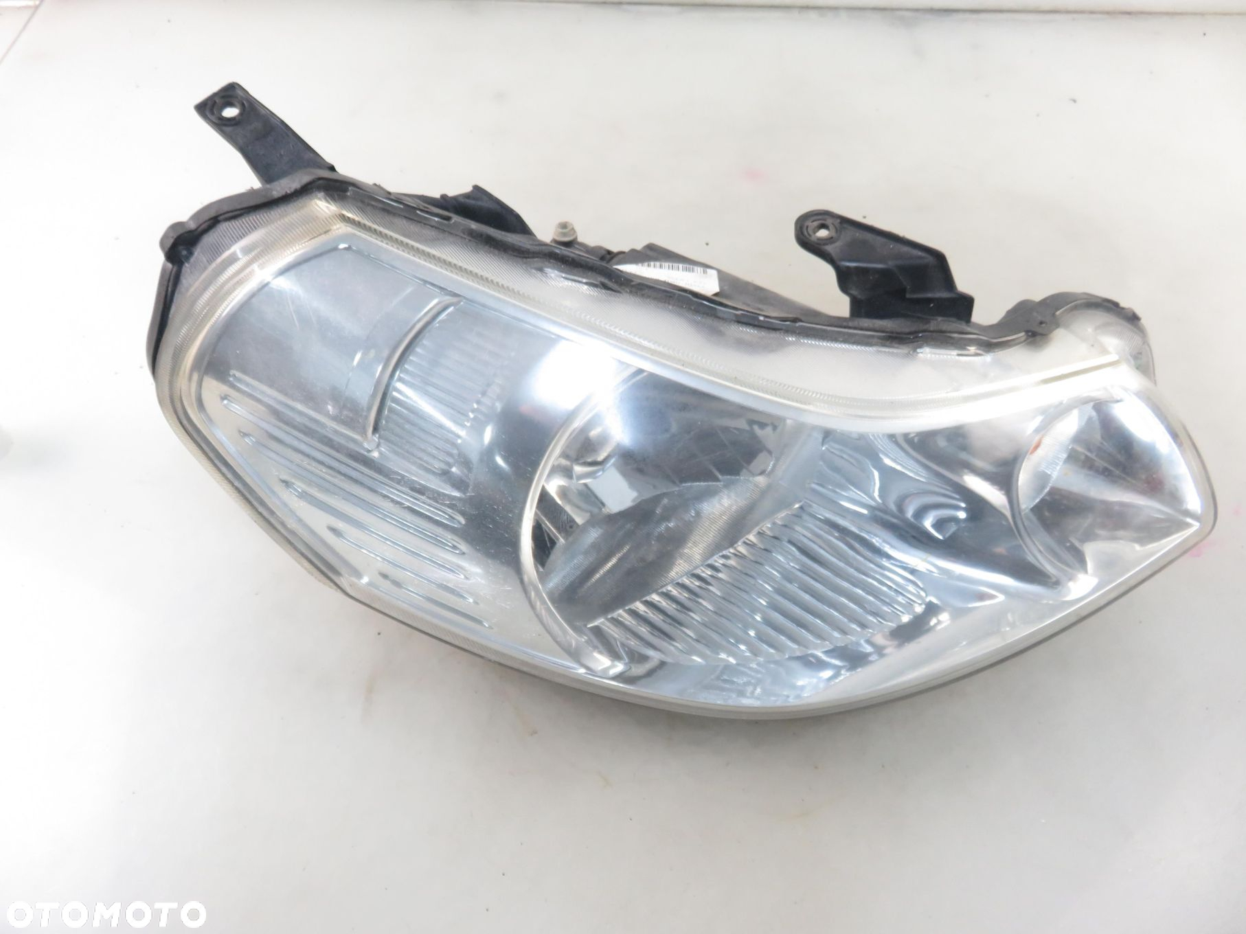 LAMPA PRAWA PRZEDNIA SUZUKI SX4 - 10