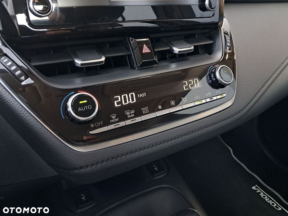 Toyota Corolla 1.8 Hybrid Comfort - 24