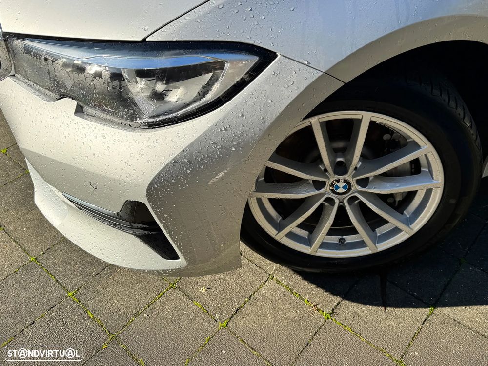 BMW 330 e Touring Auto - 8