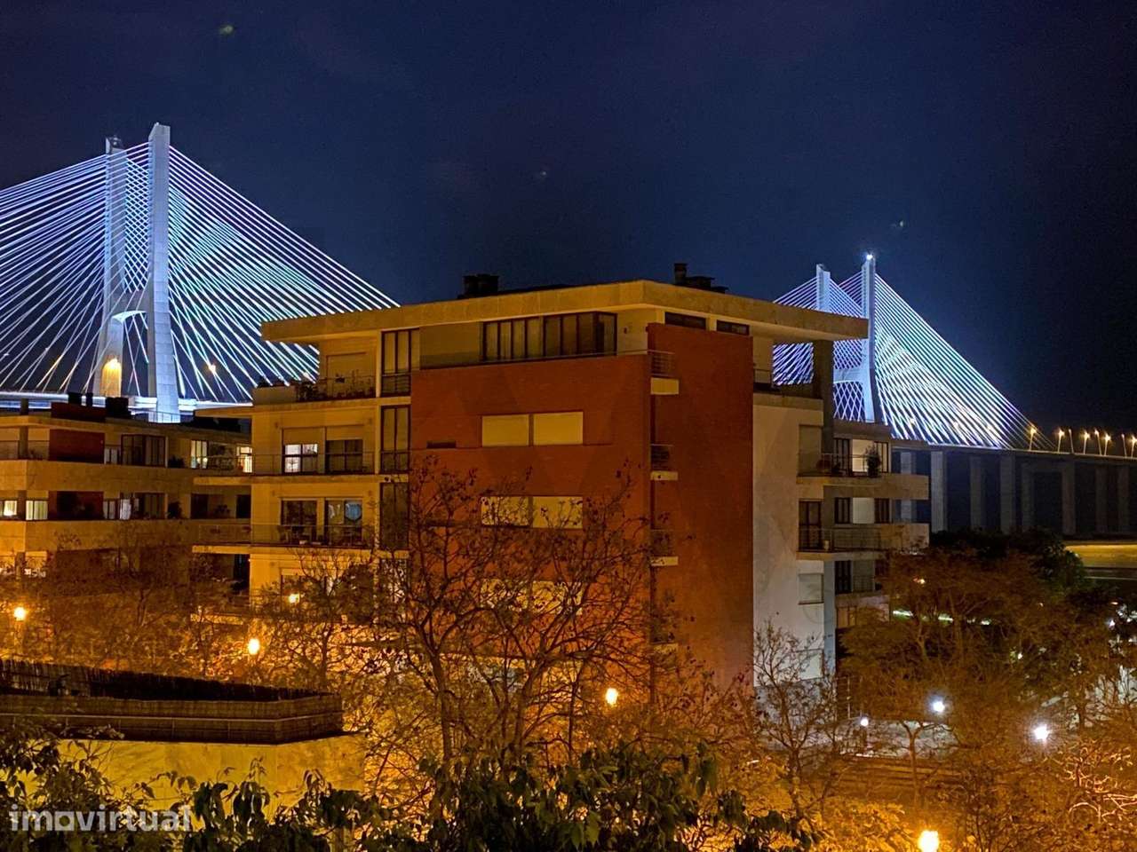 T4 Amplo e Exclusivo no Parque das Nações Norte — Conforto, Luz e Qual - Grande imagem: 2/18