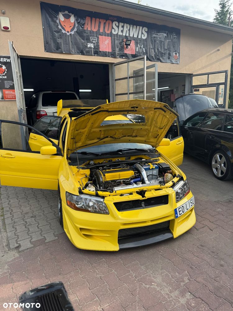 Mitsubishi Lancer Evolution IX - 7