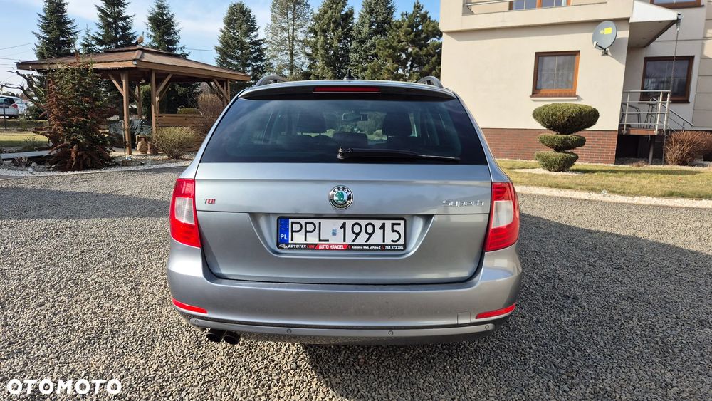 Skoda Superb 2.0 TDI DSG Exclusive - 5