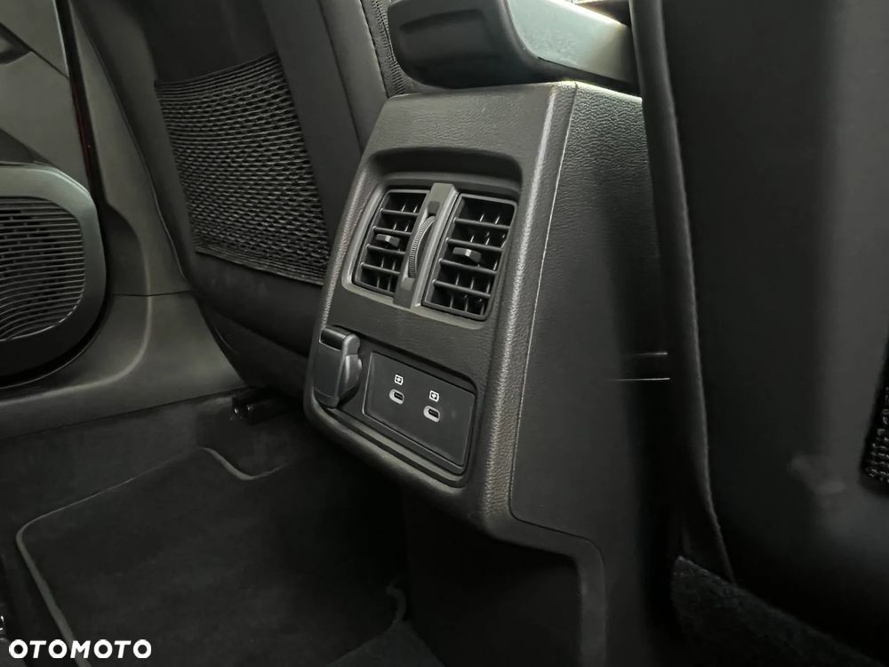 Mitsubishi Grandis - 19