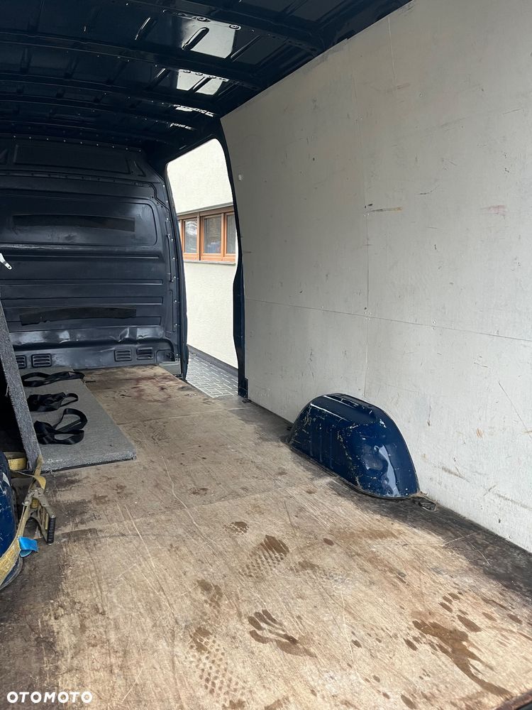 Mercedes-Benz Sprinter - 12