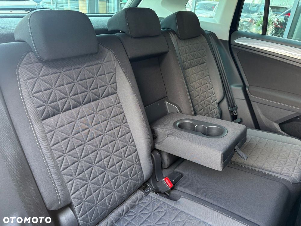 Volkswagen Tiguan - 16