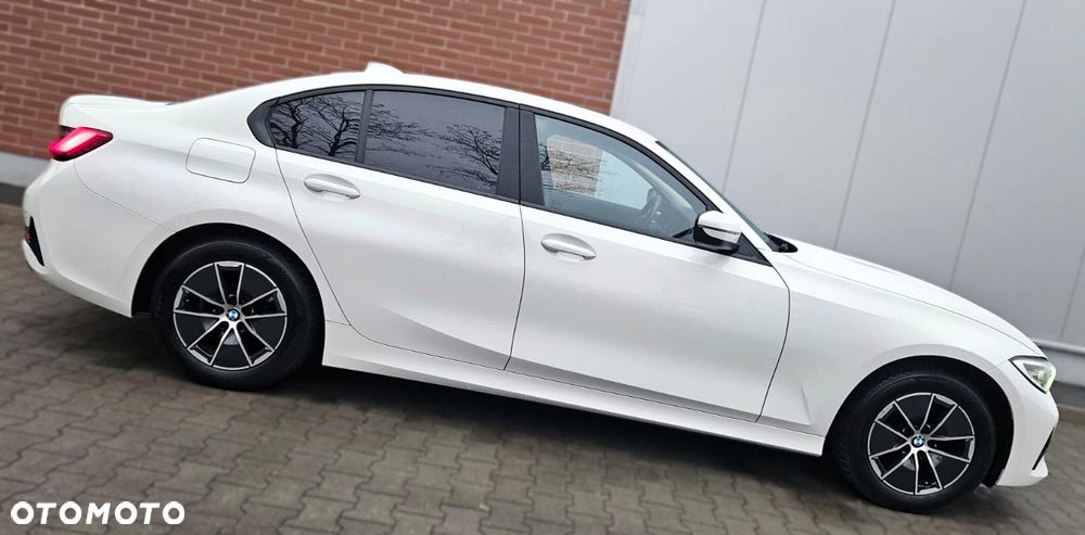 BMW Seria 3 318i Business Edition - 3