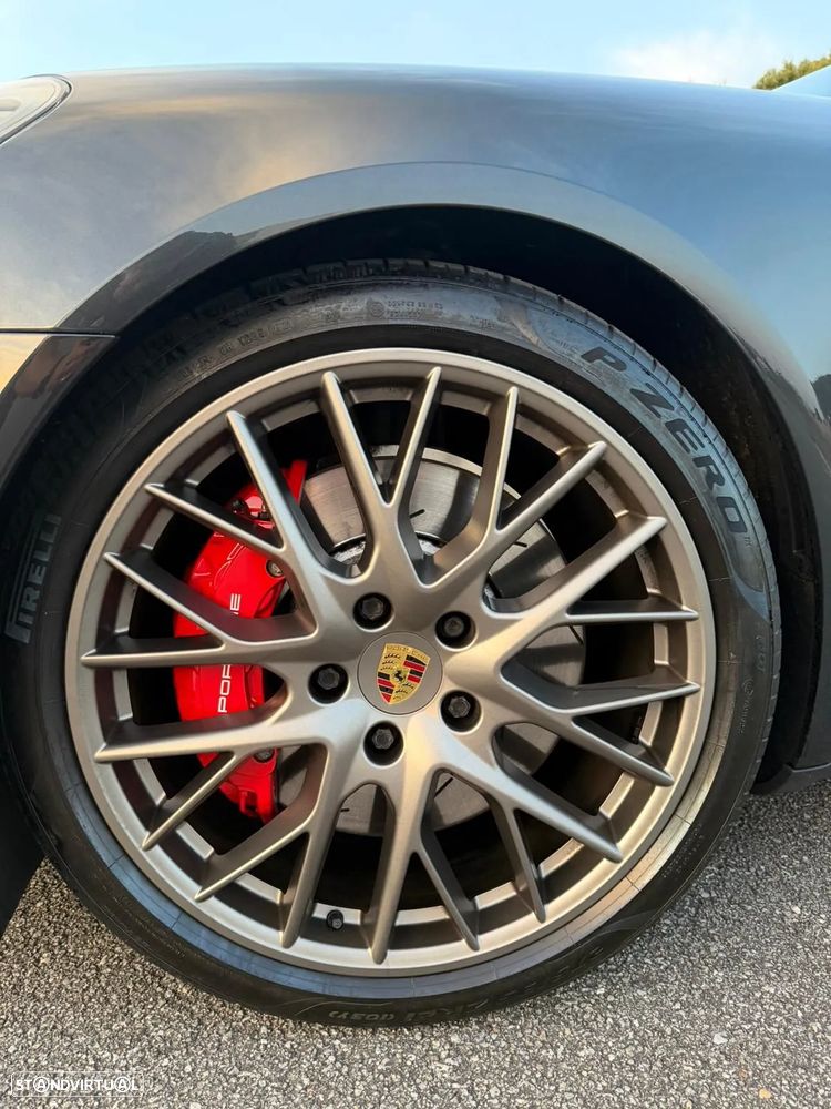 Porsche Panamera Sport Turismo 4 E-Hybrid - 4