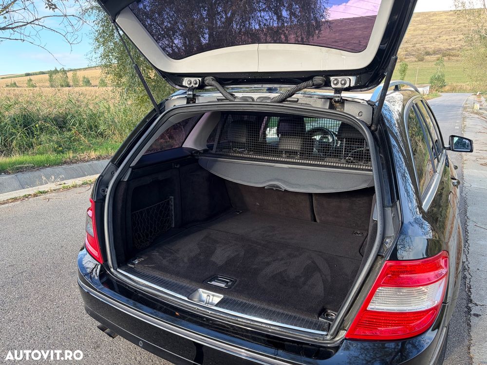 Mercedes-Benz C 200 T-modell - 12