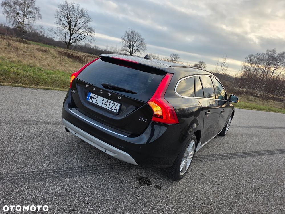 Volvo V60 D4 Geartronic Momentum - 8