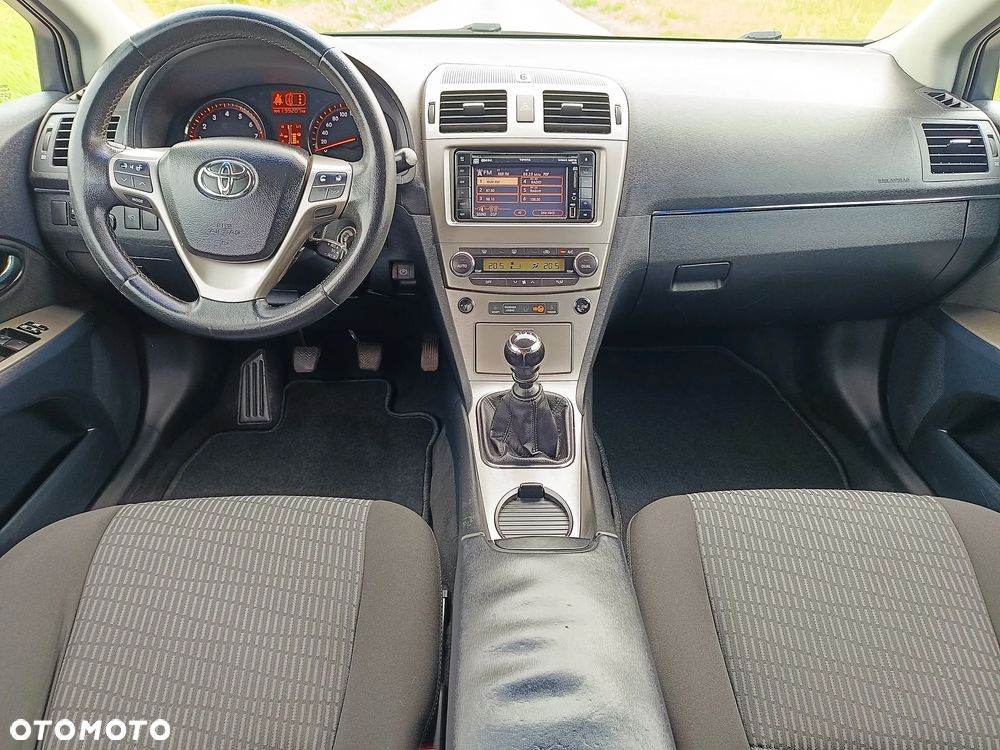 Toyota Avensis - 18