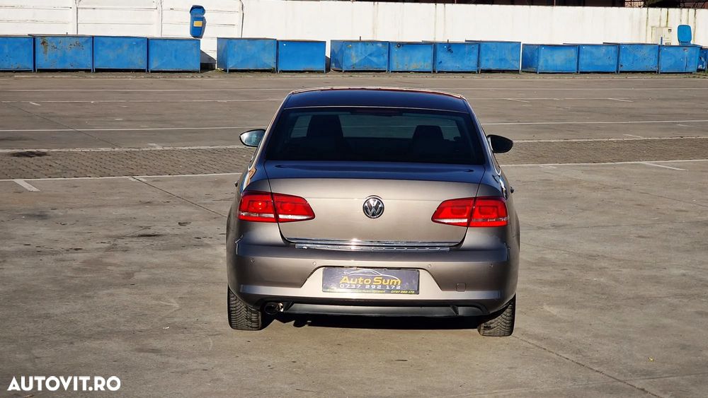 Volkswagen Passat 1.6 TDI DPF BlueMotion Technology Comfortline - 24