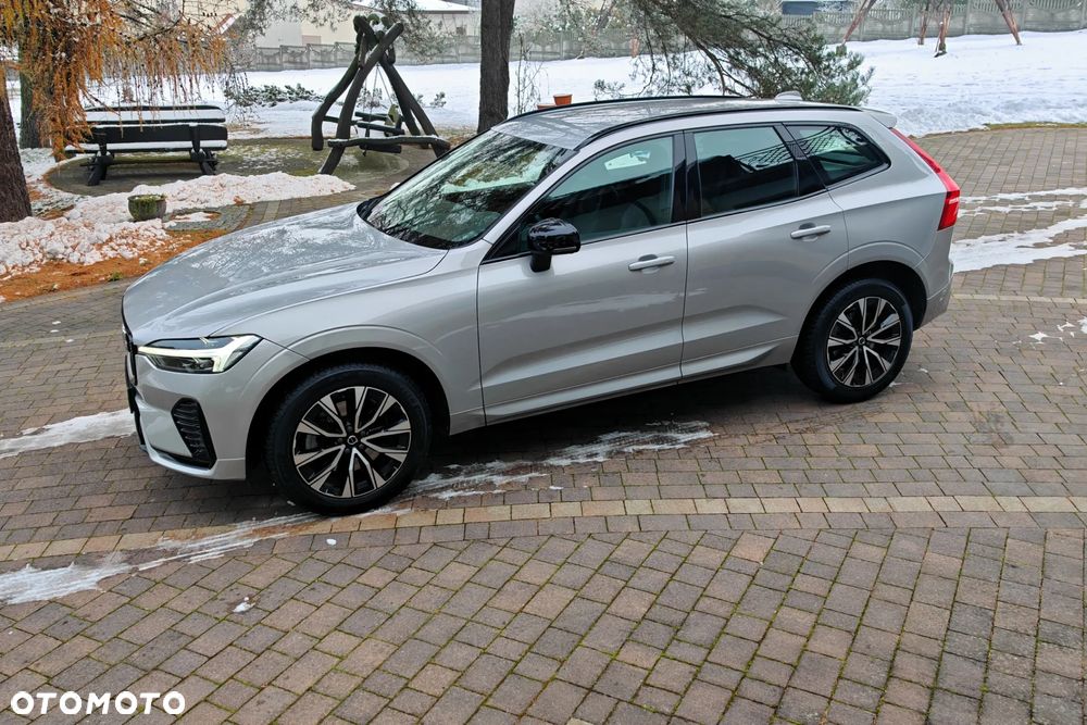 Volvo XC 60 B4 D AWD Plus Dark - 40