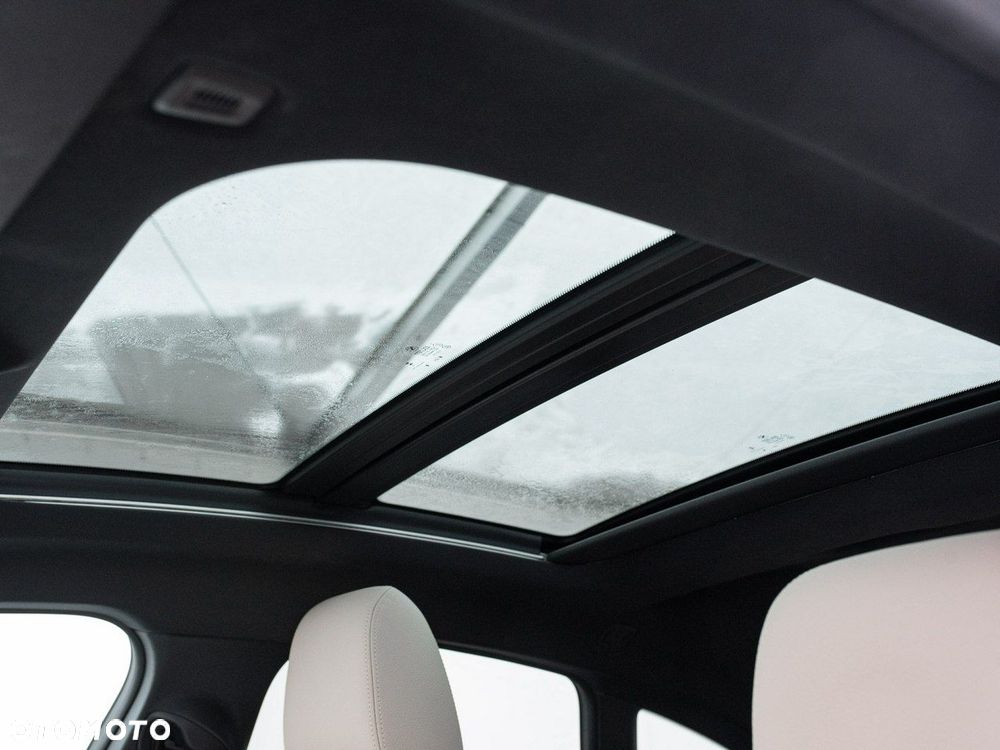 BMW Seria 2 220i xDrive Sport Line - 28