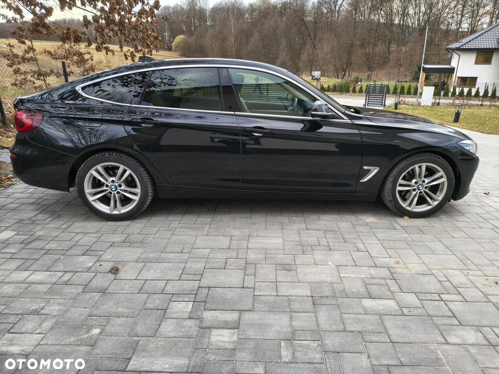 BMW 3GT 330i xDrive Luxury Line - 7