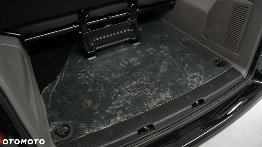 Volkswagen Caravelle - 34