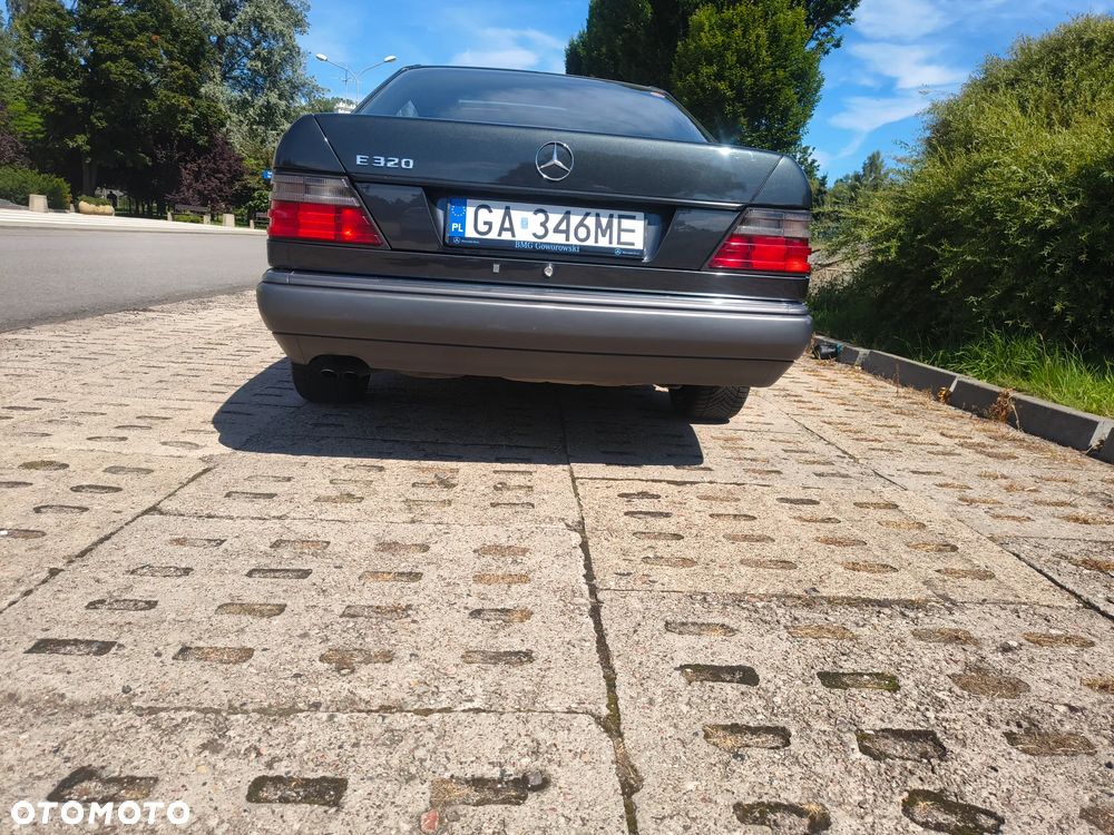 Mercedes-Benz Klasa E - 9