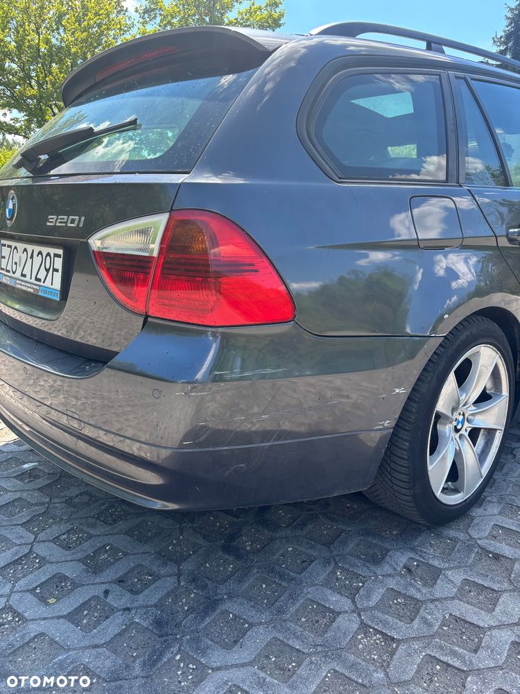 BMW Seria 3 320i - 3
