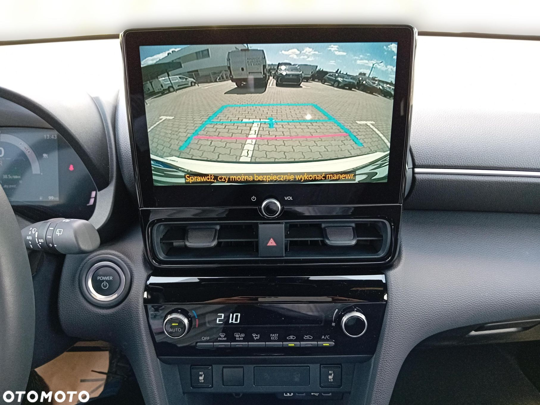 Toyota Yaris Cross - 12