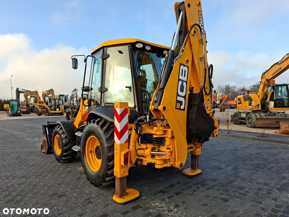 JCB 3CX Rok 2017 - 9