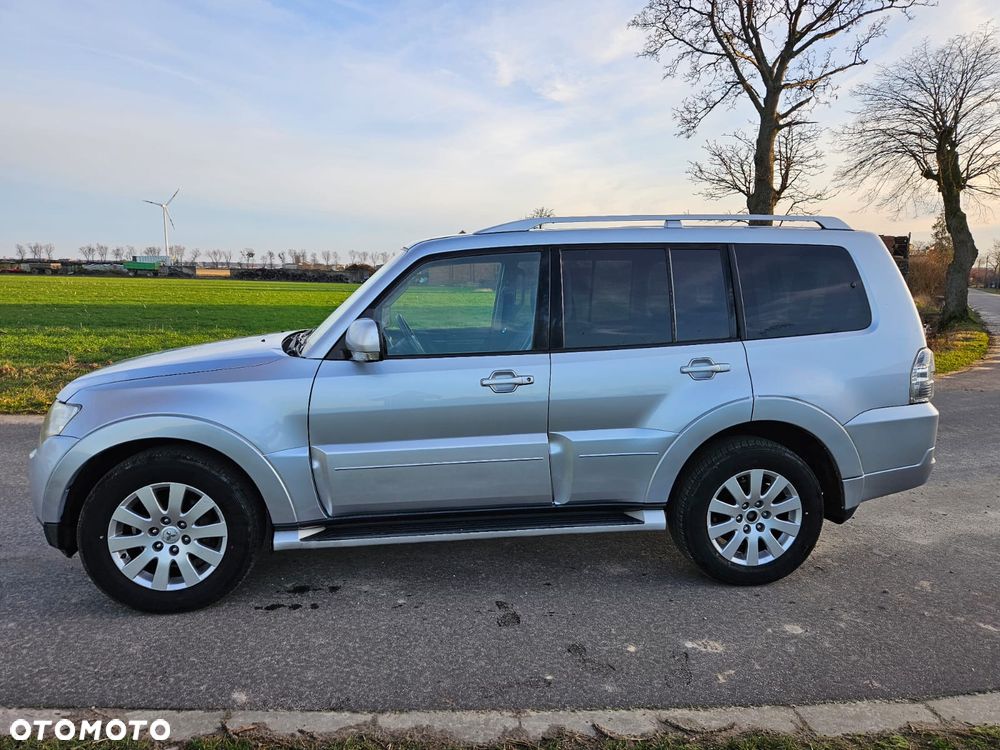 Mitsubishi Pajero 3.2 DI-D Automatik Intense - 2